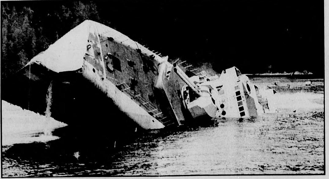 It's blog time! Come check out our new blog post on the creation of Artificial reefs on the Coast! sunshinecoastmuseum.ca/.../destroyers...
Picture of former HMCS Chaudière being sunk as an artificial reef
Coast News January 4, 1993 issue