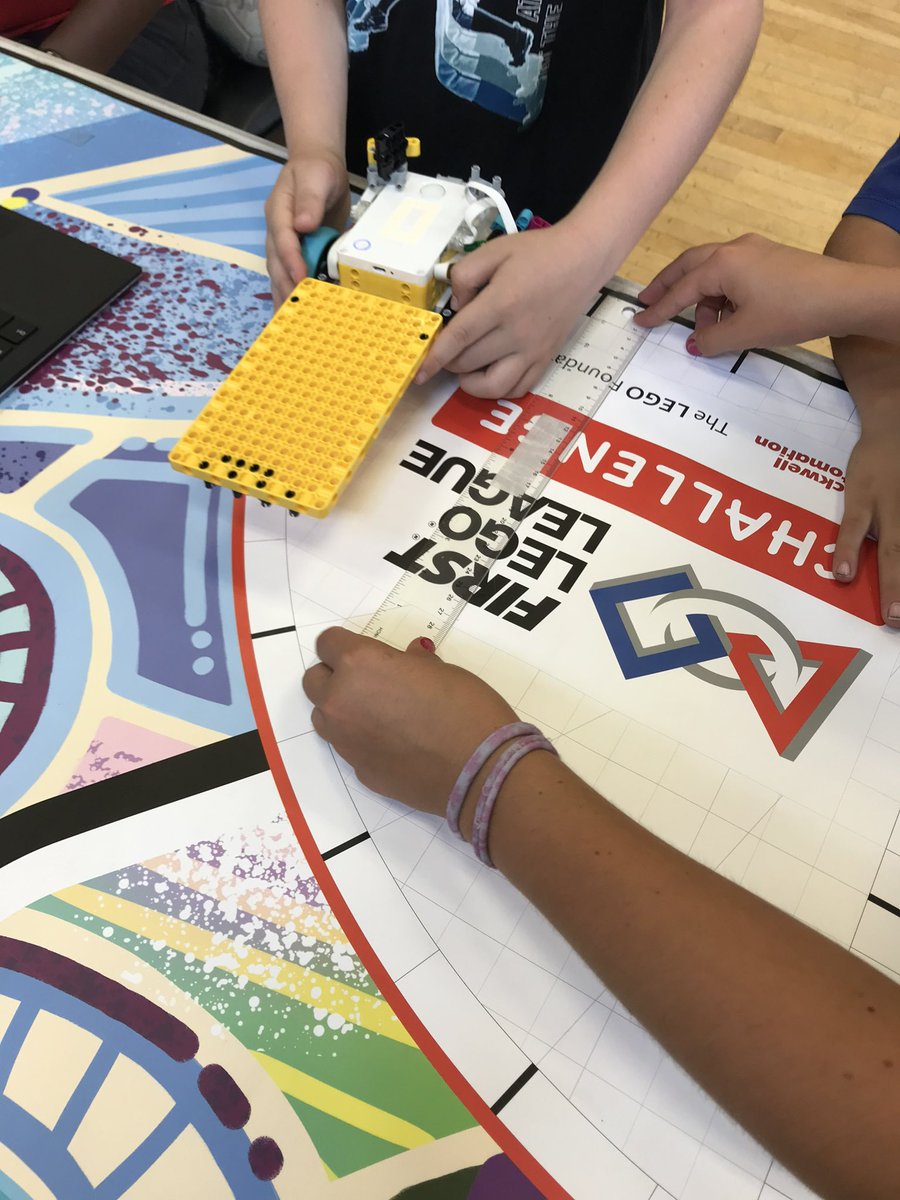 For the past month our Program Coordinator Amor, has been working with North Light Community Center robotics class. The young scholars are working with the FIRST Lego League Challenge Masterpiece kit. They have been working together to build the lego robot as well as coding.