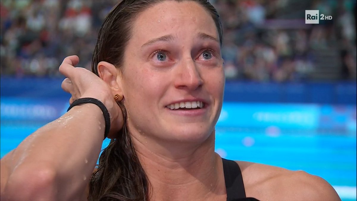 Francesca Fangio non è una bimba. 
Ha 29 anni. E si commuove nell'ammettere che le sue seconde Olimpiadi sono una emozione. Nonostante la mancata qualifica in finale nei 200 rana (ma le avversarie non erano alla sua portata)
"Per i giornalisti magari è brutto sentirci dire che è
