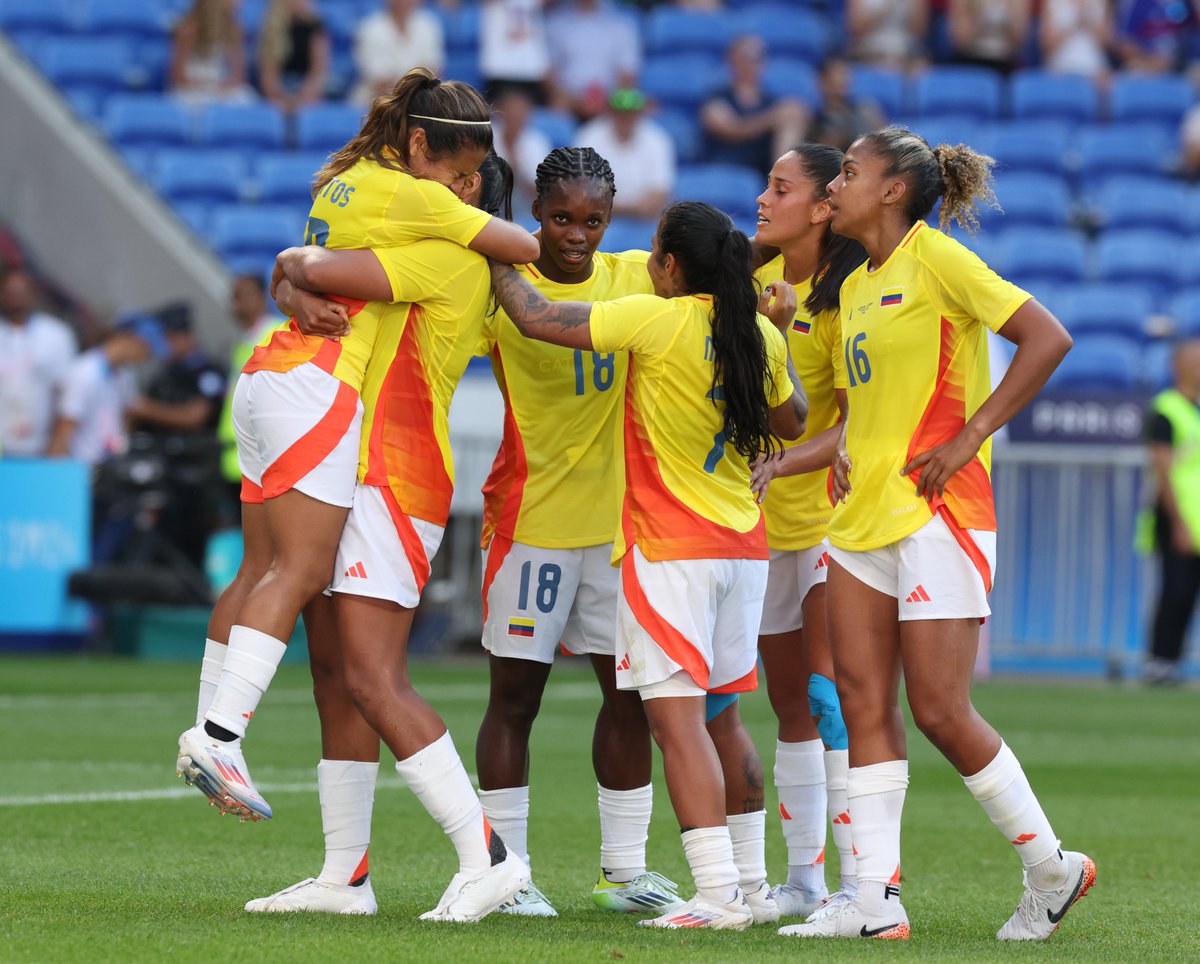 FIFAWWC's tweet photo. 🇨🇴 @FCFSeleccionCol: qualified for the knockouts! 💪

#Paris2024 https://t.co/8EKssSyDw2