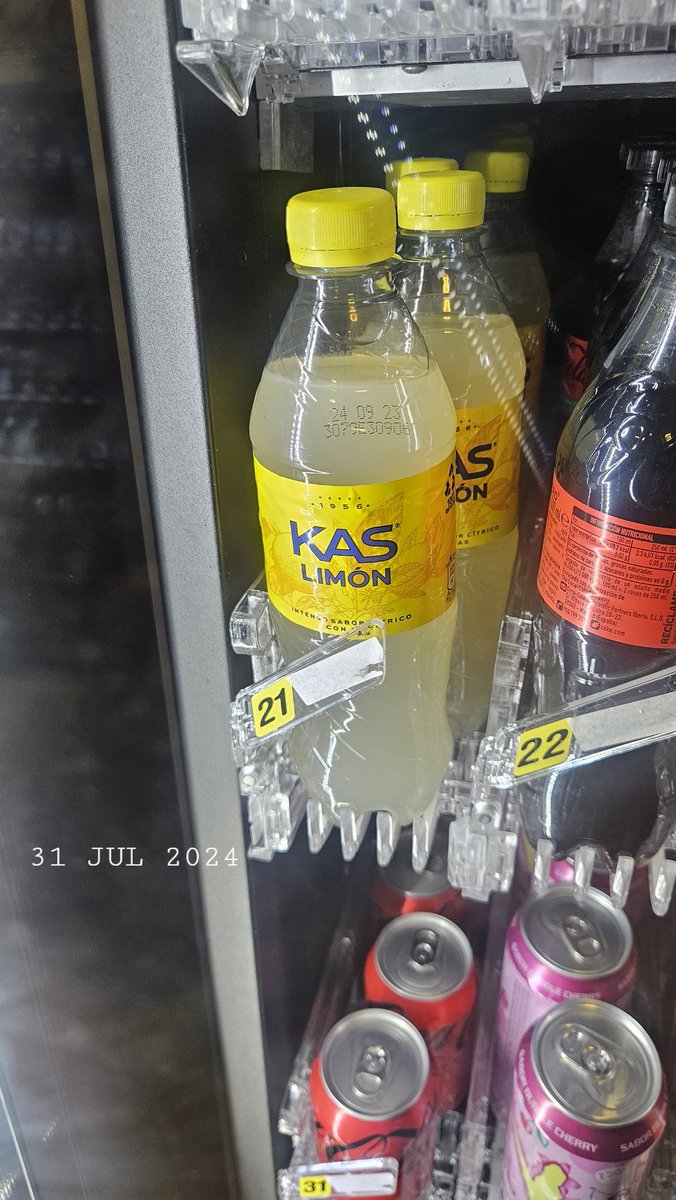 jfalcon10's tweet photo. @sanidadgob @MSocialGob una cosita. ¿Vender productos caducados de hace casi un año es denunciable? https://t.co/8FQ071HhLn