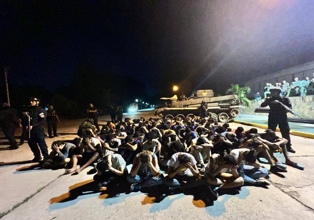 PNB detuvo a sujetos involucrados en hechos vandálicos en Carabobo

#Carabobo En el occidente de la entidad aprehendieron a 104 sujetos por daños a El Maizal

ultimasnoticias.com.ve/noticias/carab…