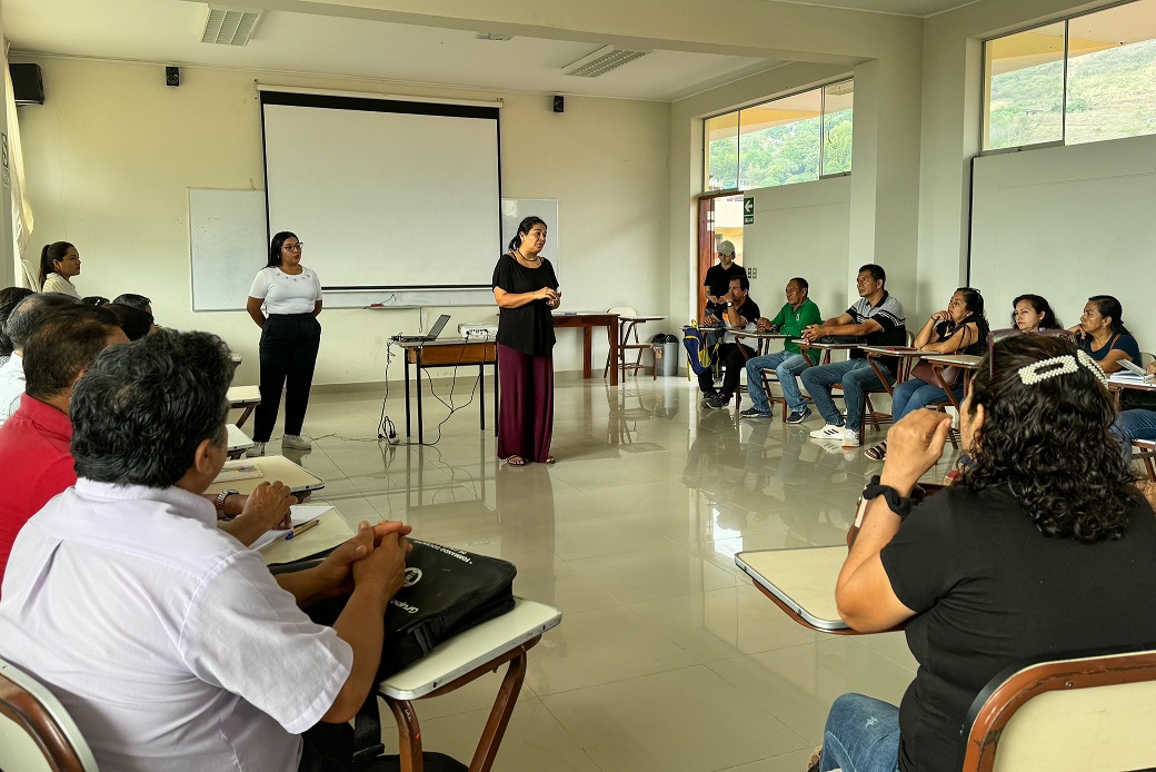 GRADE (@gradeperu) on Twitter photo #educaciónmultigrado Docentes y directivos de escuelas rurales de Jaén participan en talleres de nuestro #proyectoCREER para fortalecer las competencias pedagógicas de los maestros y mejorar las condiciones de aprendizaje de los estudiantes. <a href="/radiomaranon/">Radio Marañón</a> radiomaranon.org.pe/proyecto-creer… #educaciónmultigrado Docentes y directivos de escuelas rurales de Jaén participan en talleres de nuestro #proyectoCREER para fortalecer las competencias pedagógicas de los maestros y mejorar las condiciones de aprendizaje de los estudiantes. <a href="/radiomaranon/">Radio Marañón</a> radiomaranon.org.pe/proyecto-creer…