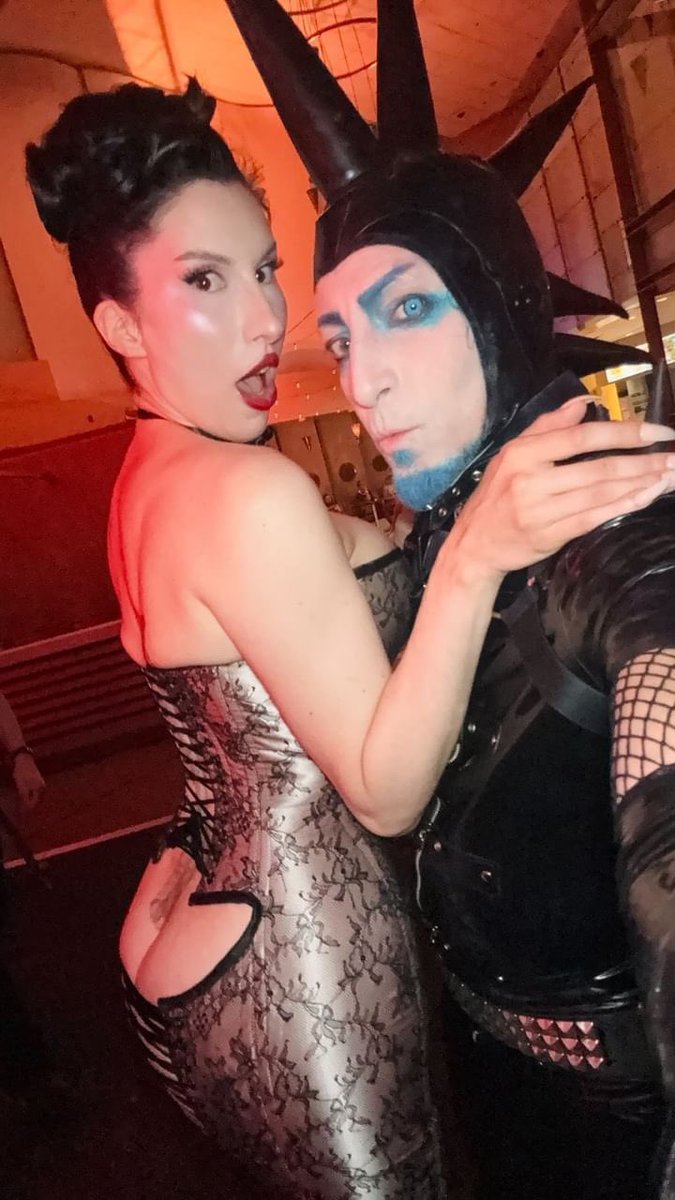 πππ‘π’π©ππ¦π«π’ βπ¬π―π« π¦ (@madelinahorn) on Twitter photo Caught by <a href="/Xris_SMack/">Xris SMack!</a> after my walk for <a href="/DarkGardenSF/">Dark Garden</a> at <a href="/VanFetWeekend/">VanFetishWeekend</a> Caught by <a href="/Xris_SMack/">Xris SMack!</a> after my walk for <a href="/DarkGardenSF/">Dark Garden</a> at <a href="/VanFetWeekend/">VanFetishWeekend</a>