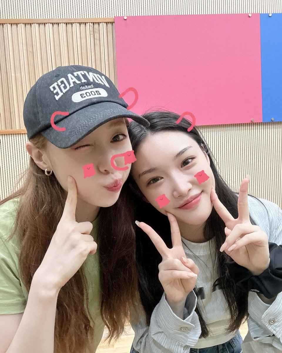 ⠀⠀⠀
📻  KBS 쿨FM 89.1MHz on July 31st today, 
☆_⌗볼륨을높여요 with Chungha eonnie, 𝙙𝙤𝙣𝙚! 
⠀⠀⠀⠀
