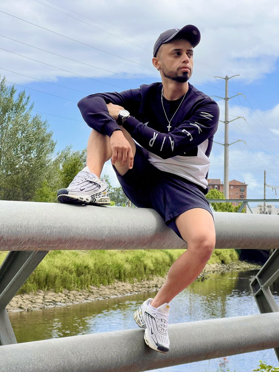 TomyBras's tweet photo. 🔥🔥🔥
#brotheragem #straignt #bi #friends #novinhos #brasil #smoke #heteros #brothers #madrid #chav #scallyboy #nike #football #feet https://t.co/oOEstunnky