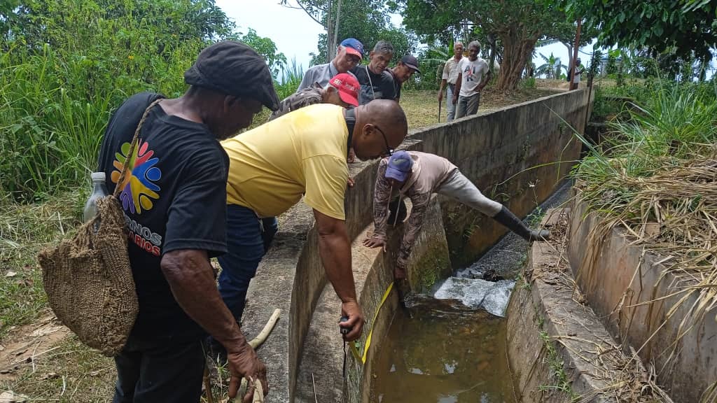 SafonappVe_'s tweet photo. ¡El Poder Popular no se detiene por la violencia fascista!

El Circuito Comunal Comandante Eterno, parroquia Carayaca en La Guaira, avanza en la ejecución del proyecto de agua para el pozo que llevará 100% agua pura a unas 6 mil familias

#LaComunaPuedeMás
#SomosLxsDelComunaONada https://t.co/Lgd54ibfeO