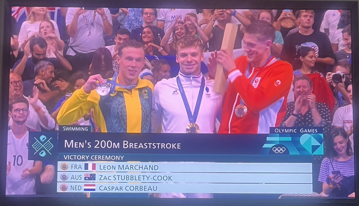 Superb Leon Marchand the whole of the French Country on his shoulders &amp; made winning the 200m Fly &amp; Breaststroke a piece of cake - he is a fantastic swimmer &amp; the whole crowd all singing “La Marseillaise” what a Olympic night… magnifique🇫🇷🇫🇷🇫🇷 👏#Paris2024