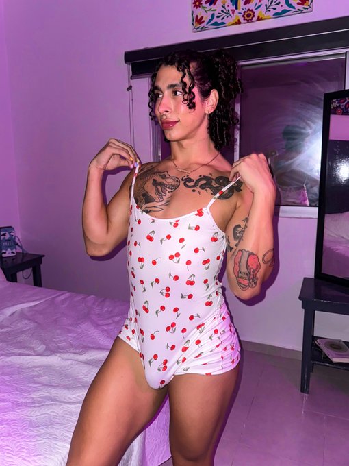 I dress like a lil cute girl but I fuck like a big horny frat dude, how bout dat? 😊 https://t.co/3II