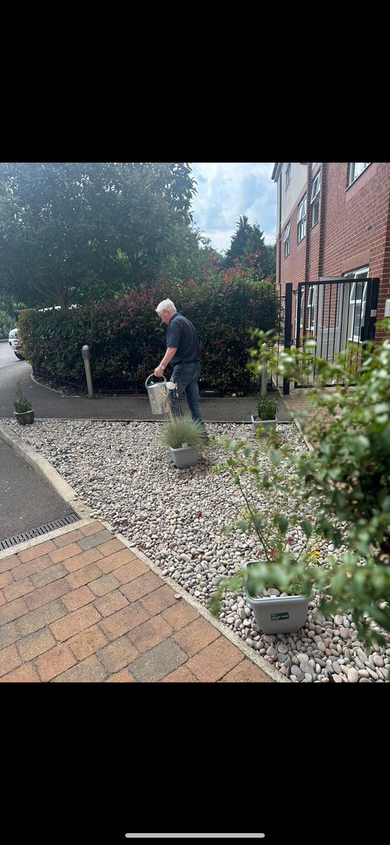 Spot of gardening followed by a beer in the sun! What could be better on a beautiful day like today! ☀️ 🍺 🌺 #gardening #anchorlaterlife