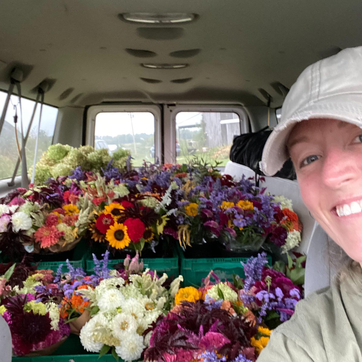 Say hey to Hazelfield Farm in Owen County!

You can find them at @hazelfieldfarm and: hazelfieldfarm.com.

We had a great visit to Hazelfield last summer: youtu.be/WVDDNhv1mdo?si….

#KYGrownCutFlowers #KYGrownCutFlowerMonth #KYFlowerFarmer #LocalFlowers #farmerflorist