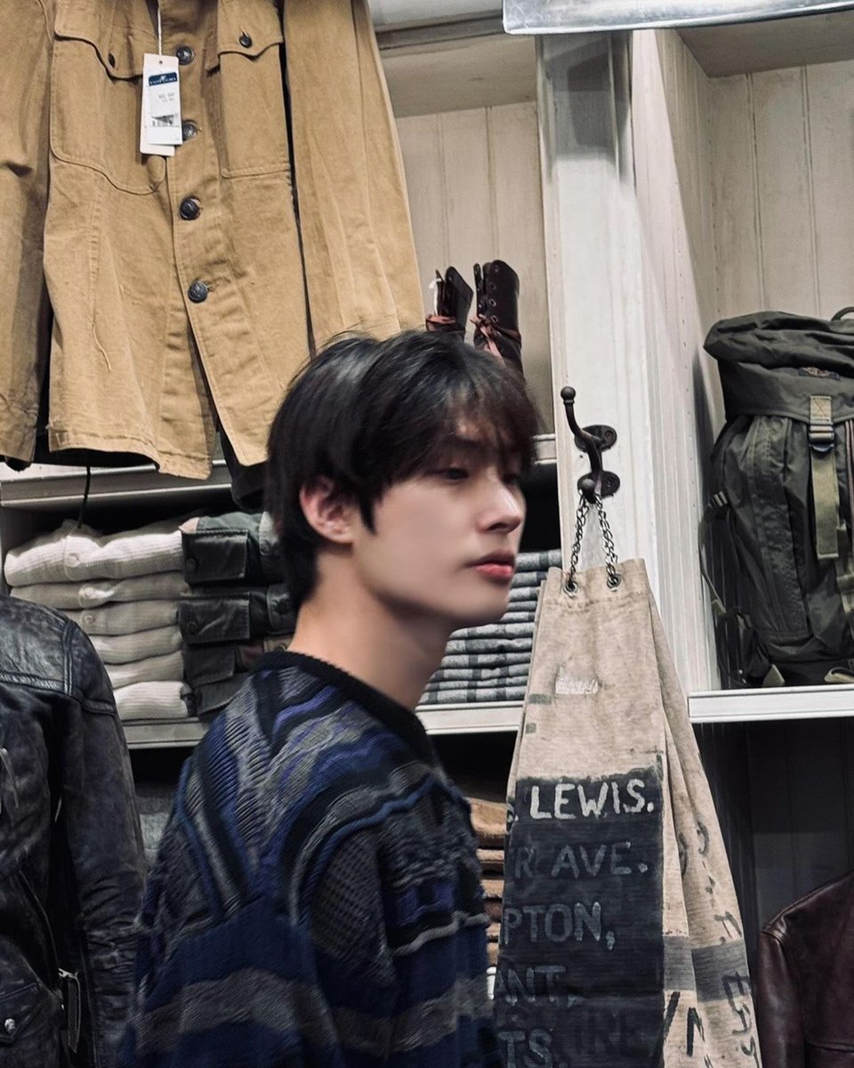 vgcarteu's tweet photo. @purrrplelove Love this coz he's such a boyfriend coded here 😭😭😭💖

#AugustBoysGA #Mingi #MingiMonth
@starhwaberries @sunshinebuys_ https://t.co/INvH58KnwC