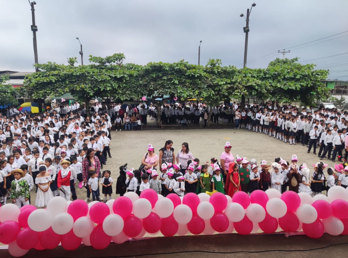 EducacionZ5_Ec's tweet photo. La comunidad educativa celebra la Semana Rosa: Fiesta de la Lectura.

El objetivo de esta actividad es facilitar el acceso al libro, promover la oralidad y la escritura en los espacios educativos.

#ElNuevoEcuadorResuelve https://t.co/4aUNhJkBp7
