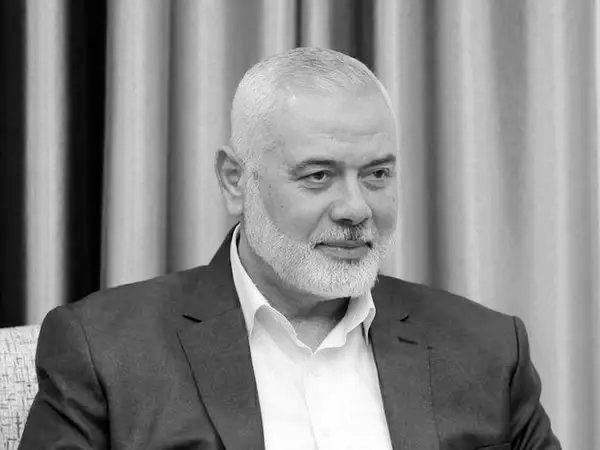 ويبقى اغتيال #اسماعيل_هنية في طهران لغز الالغاز ، كيف تمكنت اسرائيل من اغتياله في ايران وكيف تمكنت من تحديد مكان اقامته والوصول الى غرفة نومه وكيف تأكدت انه موجود داخل المبنى؟ حتى اللحظة لم ينشر الامن الايراني صور المبنى المستهدف ولا يوجد رواية ايرانية واضحة صاروخ اطلق من اين‼️