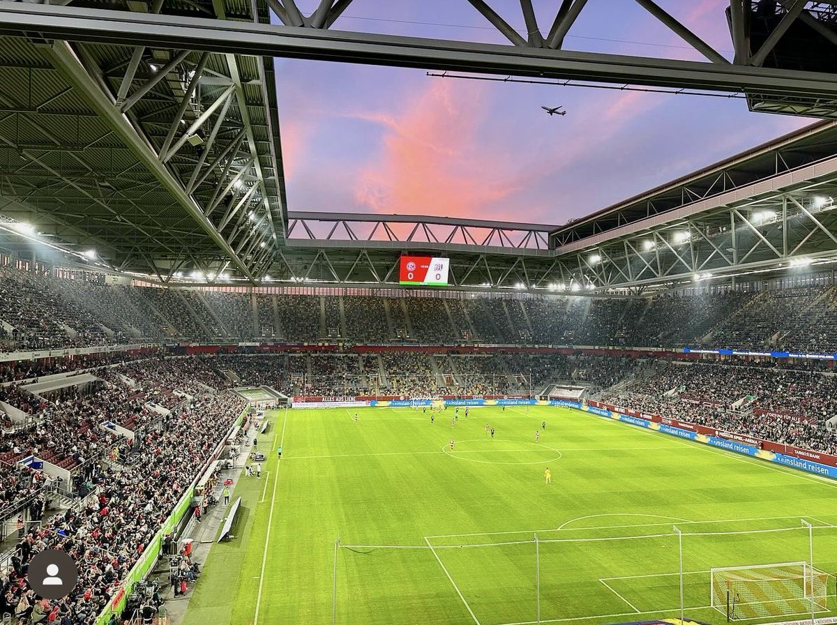die_maja's tweet photo. @Paul1895D das "gitter" ist ein gestalterisches element des architekten, genau wie in münchen die belichtung. es kommt ja auch auf die inneren werte an 
💚💛🧡❤️🩷💙 https://t.co/G3ECif5Ss7