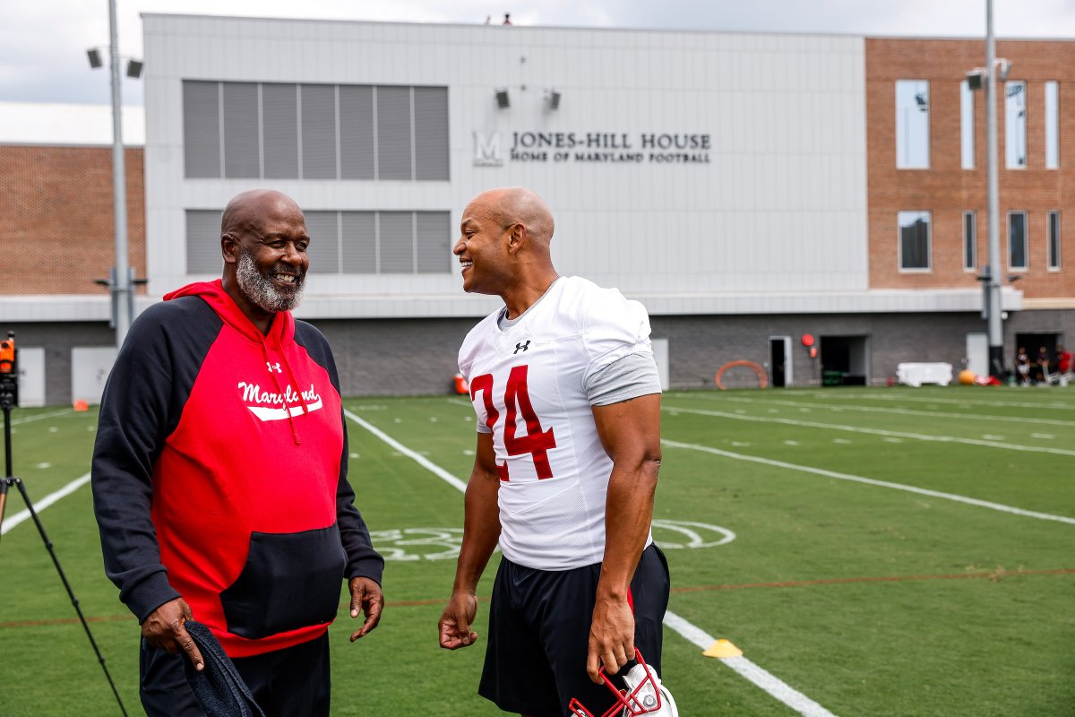 TerpsFootball's tweet photo. Get you a Governor that can ball 

Welcome to Terpsville, @GovWesMoore! https://t.co/o5Y1yFDBXj