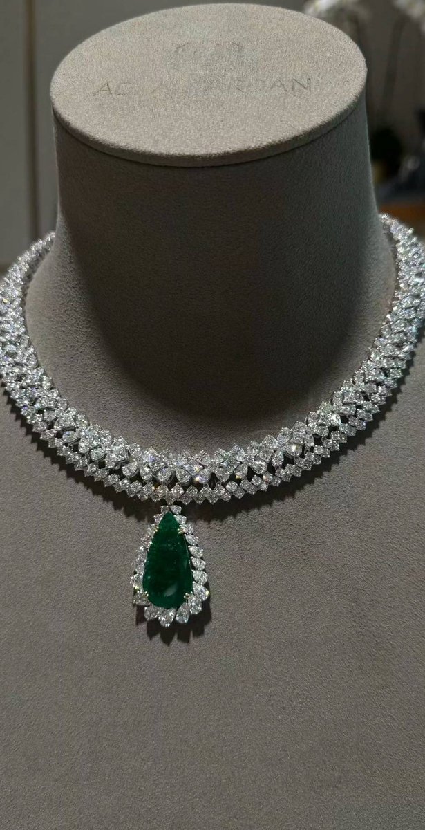 F4shionall's tweet photo. مجوهرات عدي الفردان 🤍💎 https://t.co/t0wzeOOIHD