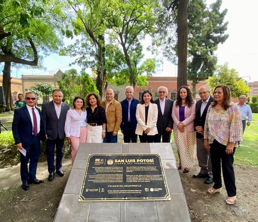 ¡San Luis Potosí se enorgullece de ser reconocida como "Ciudad del Aprendizaje" por la UNESCO! 
En una emotiva ceremonia de develación de la placa, tuvimos el honor de ser invitados y celebrar este importante logro que destaca nuestro compromiso con la educación y el aprendizaje.