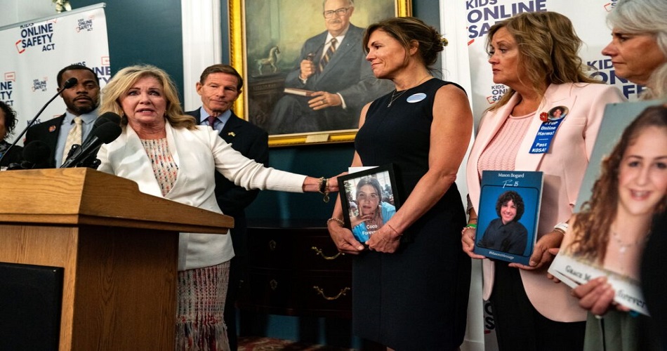 Political_Up's tweet image. The United States #Senate has overwhelmingly passed legislation designed to protect children from dangerous #OnlineContent, pushing forward with what would be the first major effort by #Congress in decades to hold tech companies more accountable for the harm they cause.