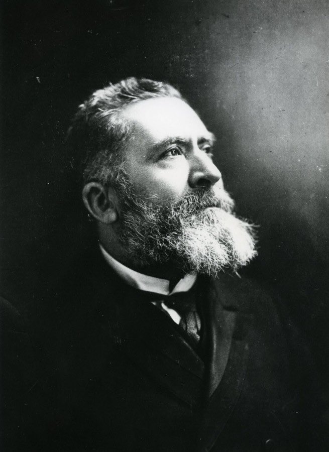 « C'est en allant vers la mer que le fleuve reste fidèle à sa source. »

Il est 21h40 ce 31 juillet 1914 lorsque Jean Jaurès est assassiné. Son combat si francais pour la justice et la paix nous éclaire à chaque instant.