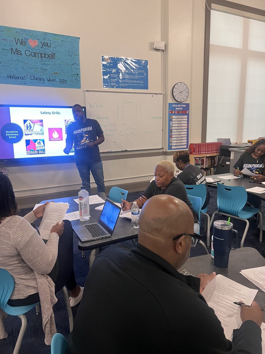 APSHumphriesES's tweet photo. โจโจ@APSHumphriesES is ready for school to start! From safety and schedules to classroom set up and open house, we are eager to welcome students back! 2/2 #theHUMPHRIESway #roadrunnerready https://t.co/Qjr8elEmAt