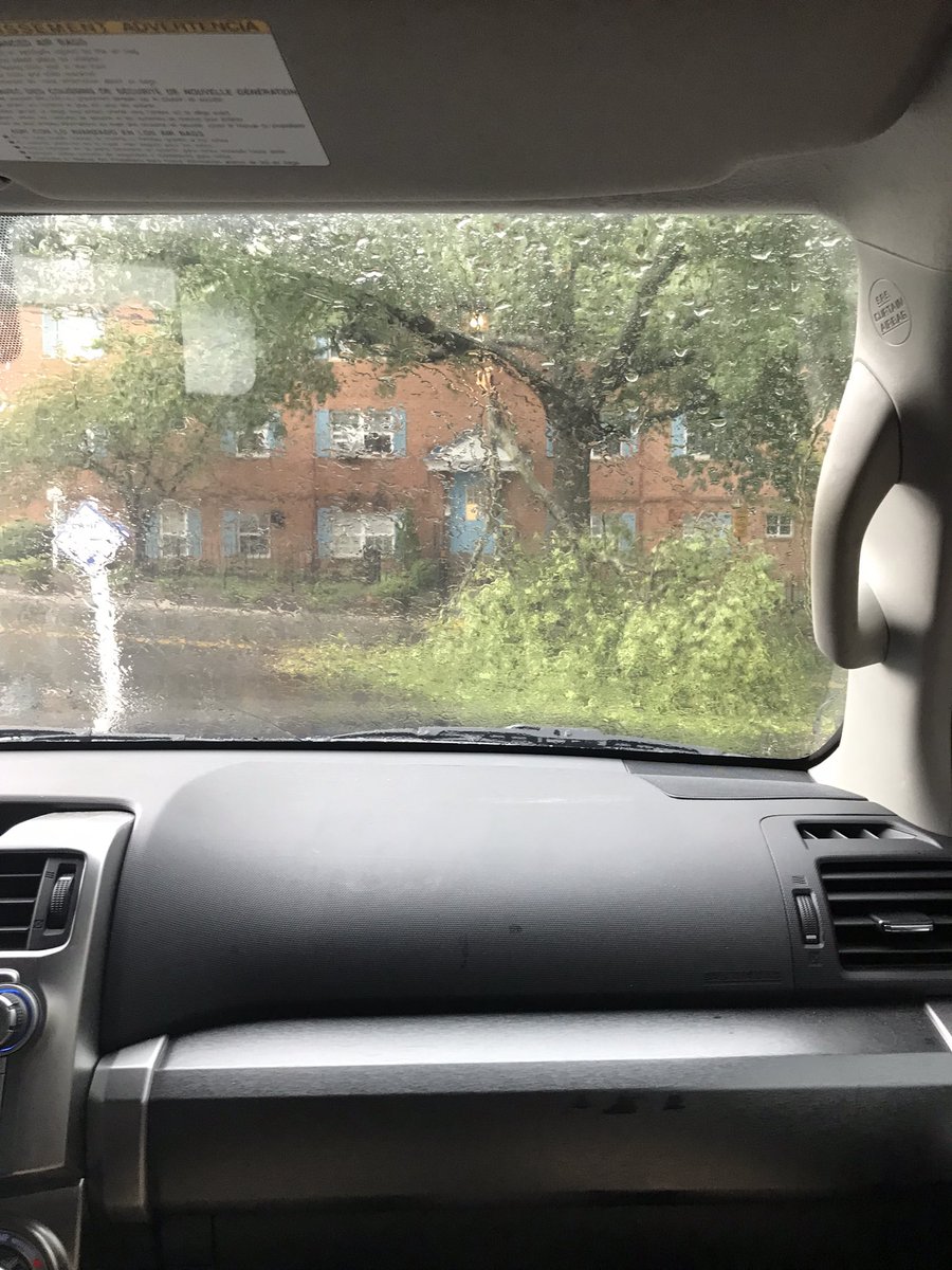 Pretty_Khayls's tweet photo. The rain supposed to stop @6pm so wat was all this for😒 https://t.co/iIv8klTZ6H