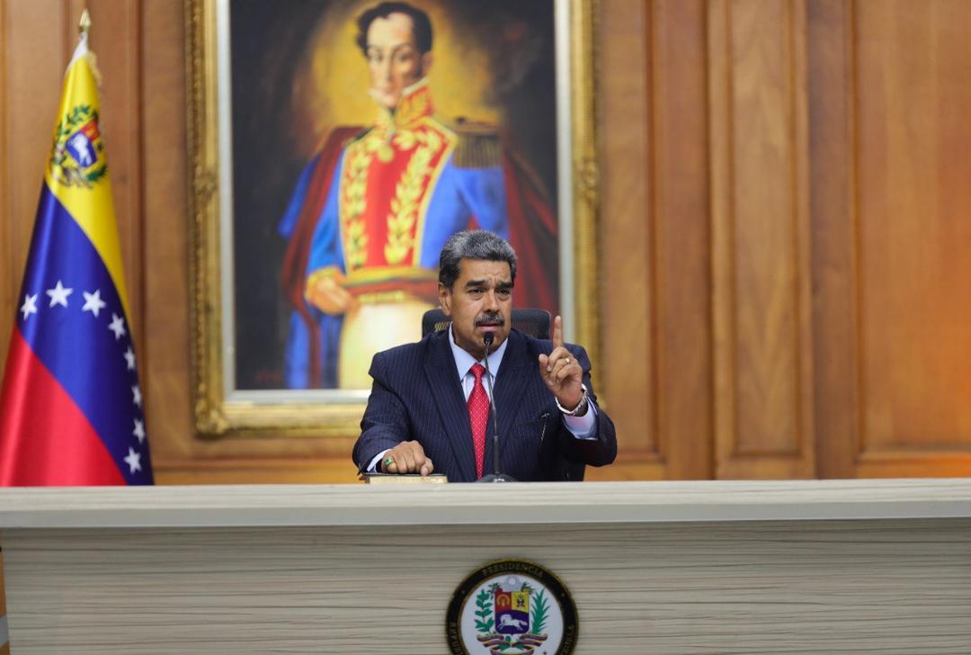 #Ahora Pdte. <a href="/NicolasMaduro/">Nicolás Maduro</a>: Uribe, Santos y la Oligarquía colombiana son Santander. Un Santander depravado por el narcotráfico.

#31Jul
#VenezuelaEsPaz