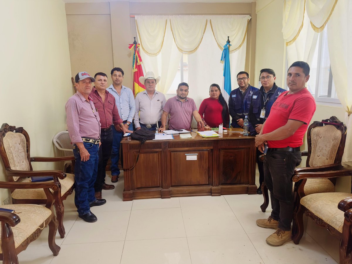 📍#Huehuetenango

🚐#PDHMóvil realizó conferencia con estudiantes de #Malacatancito, población y autoridades locales de La #UniónCantinil. Con el objetivo de enfatizar el delito de trata de personas como una grave violación a #DDHH.
 
Más información👇
pdh.org.gt/comunicacion/n…