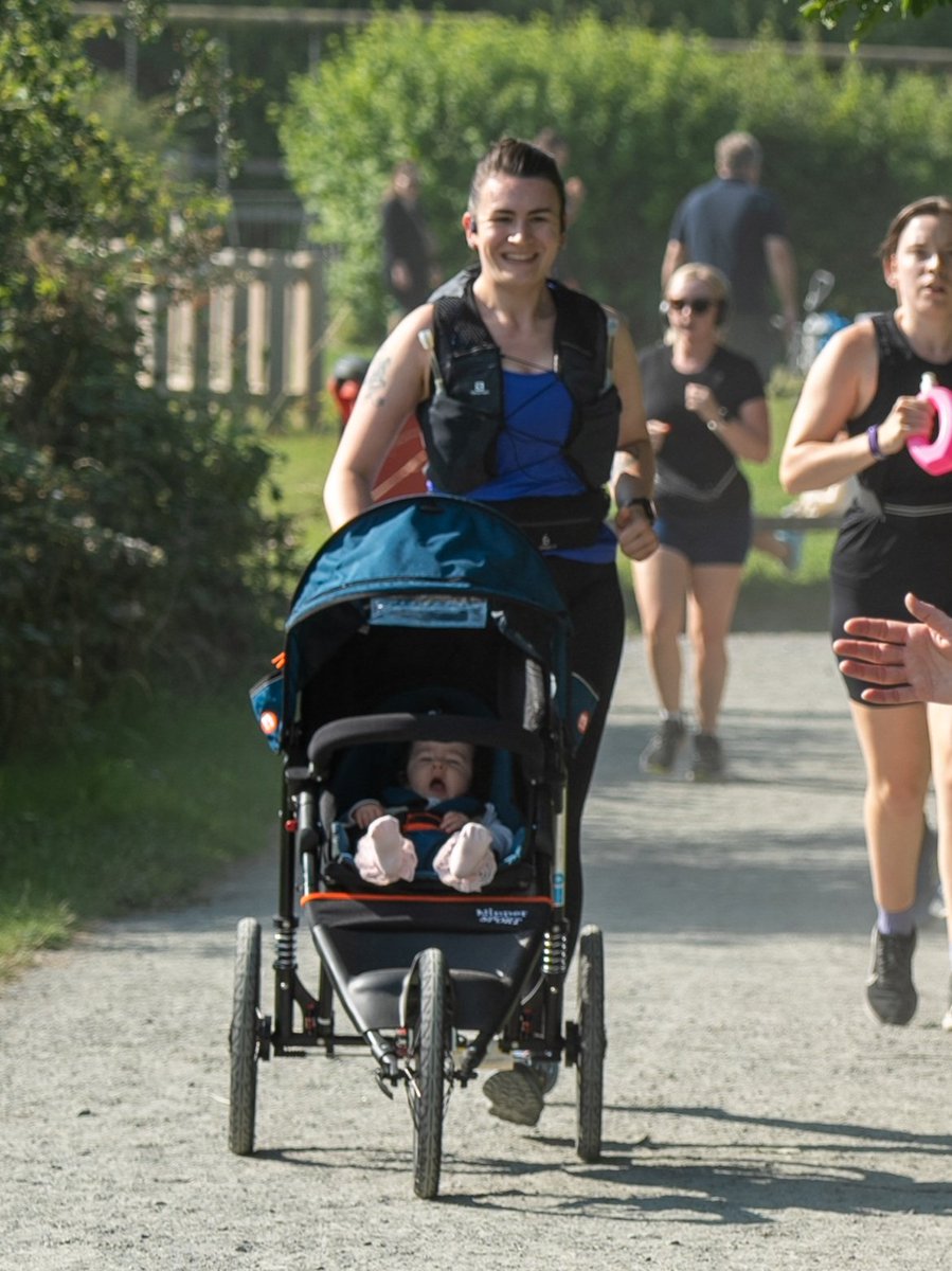 Why does Fearne look so bored 😂