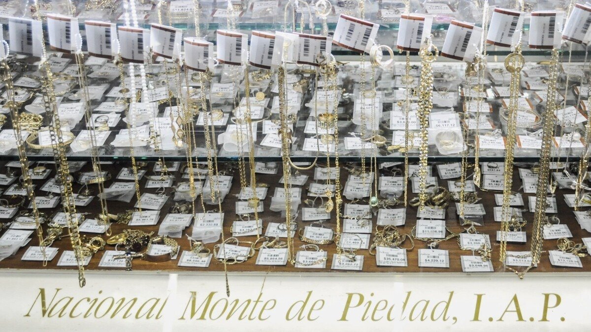 Agonzalezgamio's tweet photo. En mi crónica del domingo pasado recordamos la historia de la noble y añeja institución: el Monte de Piedad. La pueden leer en el siguiente enlace: https://t.co/iSs5fvmvuD https://t.co/oxnZbtcD8Q