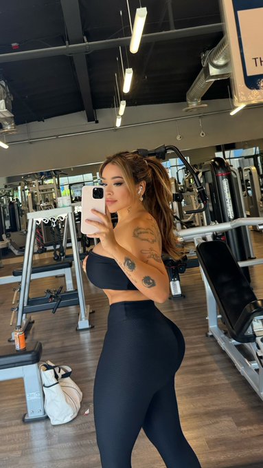 Pretty face, thick thighs and my hips don’t lie ? https://t.co/YxXwMWidEK