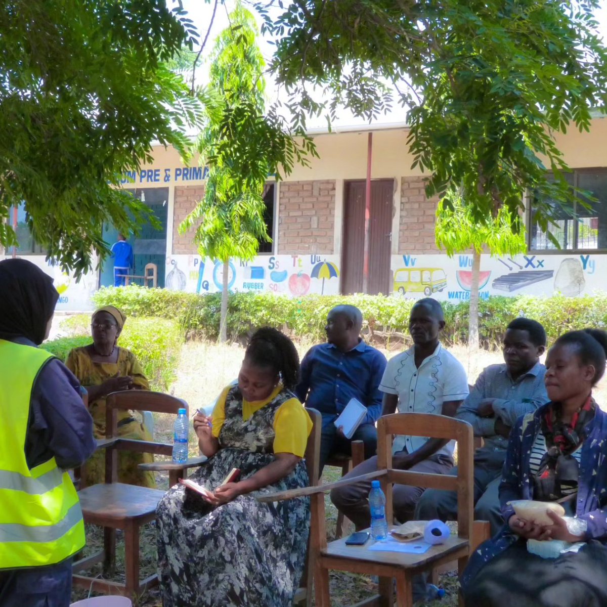 Asilifertilizer's tweet photo. Sharing ideas about waste management initiatives. The training was organized by the Ndenuka Youth Development Organization.
#waste https://t.co/xSGRwUBZMM