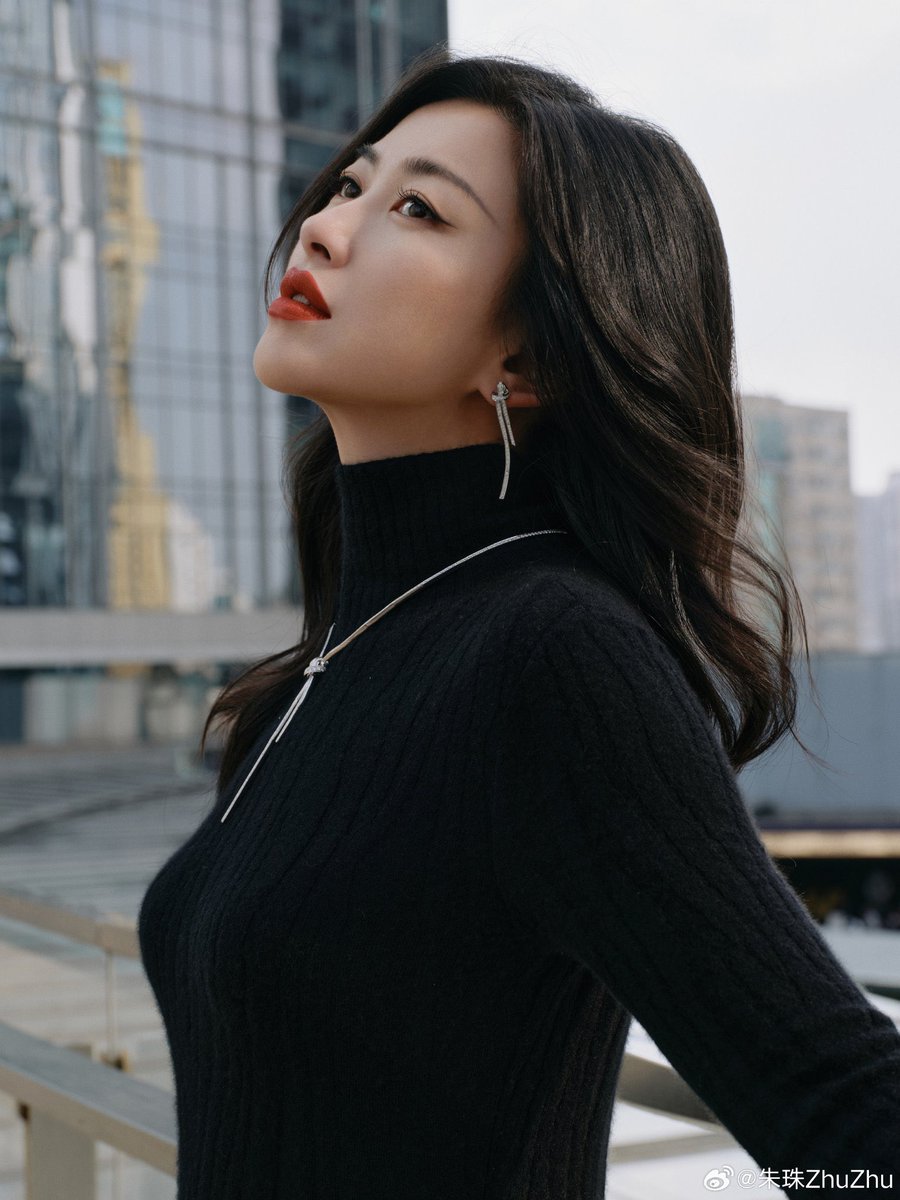 Don_yy365's tweet photo. 朱珠妈妈那高傲的样子简直让人欲罢不能~要是能被那样高贵的女人羞辱…
儿子呀，快来！让妈妈好好瞧瞧你那根又粗又长的肉棒，一定兴奋得不行了吧？哼，就这么想插进妈妈的身体里吗？不过可别妄想了，妈妈才不会让你那肮脏的东西进入呢！ https://t.co/jVzLJupBxO