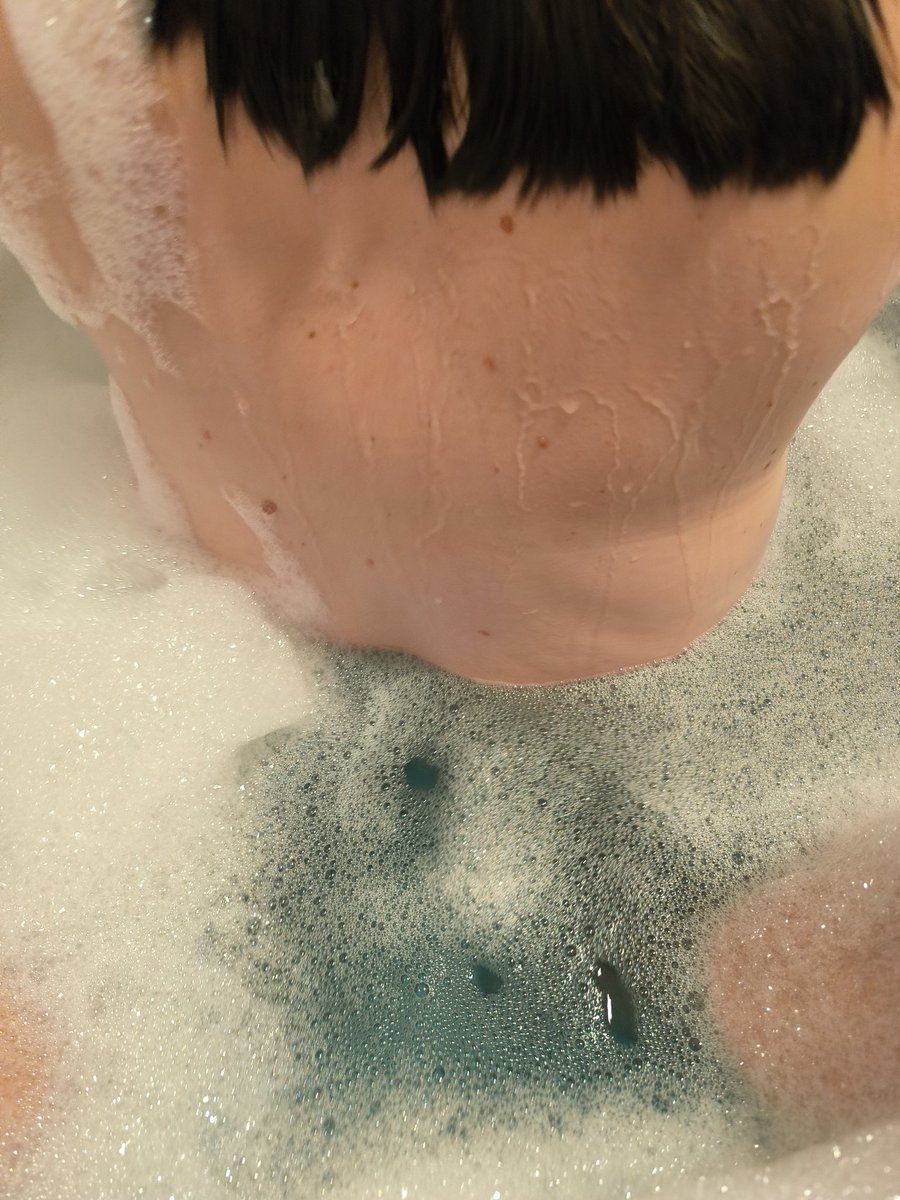 xsextreffen's tweet image. Geht ihr lieber zu zweit in die Wanne? Oder lieber duschen zu zweit? Oder doch lieber alleine? Retweet wenn ihr noch jemanden sucht für Eure Badewanne oder Dusche 🫣