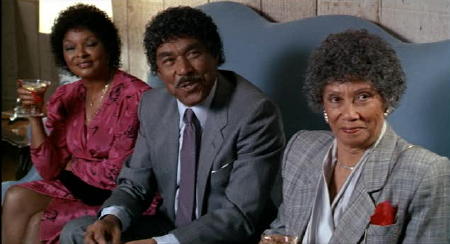 SoaringLit's tweet photo. @roywoodjr When I was watching "Coming To America" in 1989 on VHS and saw other people also had Jheri Curl activator dripping on their couch...just like mine used to do🤭
#SoulGlo #JheriCurl #JheriCurlJuice
#comingtoamerica https://t.co/cJgslIJByM