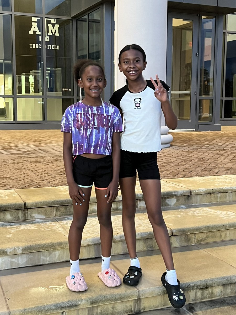 2Moore_NE's tweet image. ❤️2024 Track season is over. We both can say we learned a lot throughout this season. My first year doing the hurdles and PR at nationals. My little sister did the LJ in the heavy rain. Thank you to @raymonn, our dad &amp;amp; mom, @Jadae_M18, and our friends for always being there. 😘