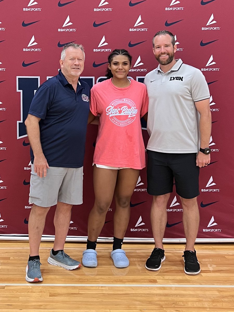 AddisonOwens12's tweet photo. Had a great time at Lyons College women’s basketball camp, loved learning new drills and getting a workout in!!! 💙❤️@LyonCollegeWBB @CaseyFowler_  @LADYCATS_BALL https://t.co/t6HaVBZQCQ