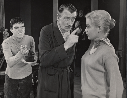 #TheatreThursday
George Grizzard, Walter Pidgeon, Ruth Matteson, Don Britton and Diana van der Vlis in the #Broadway  production "The Happiest Millionaire". 1956