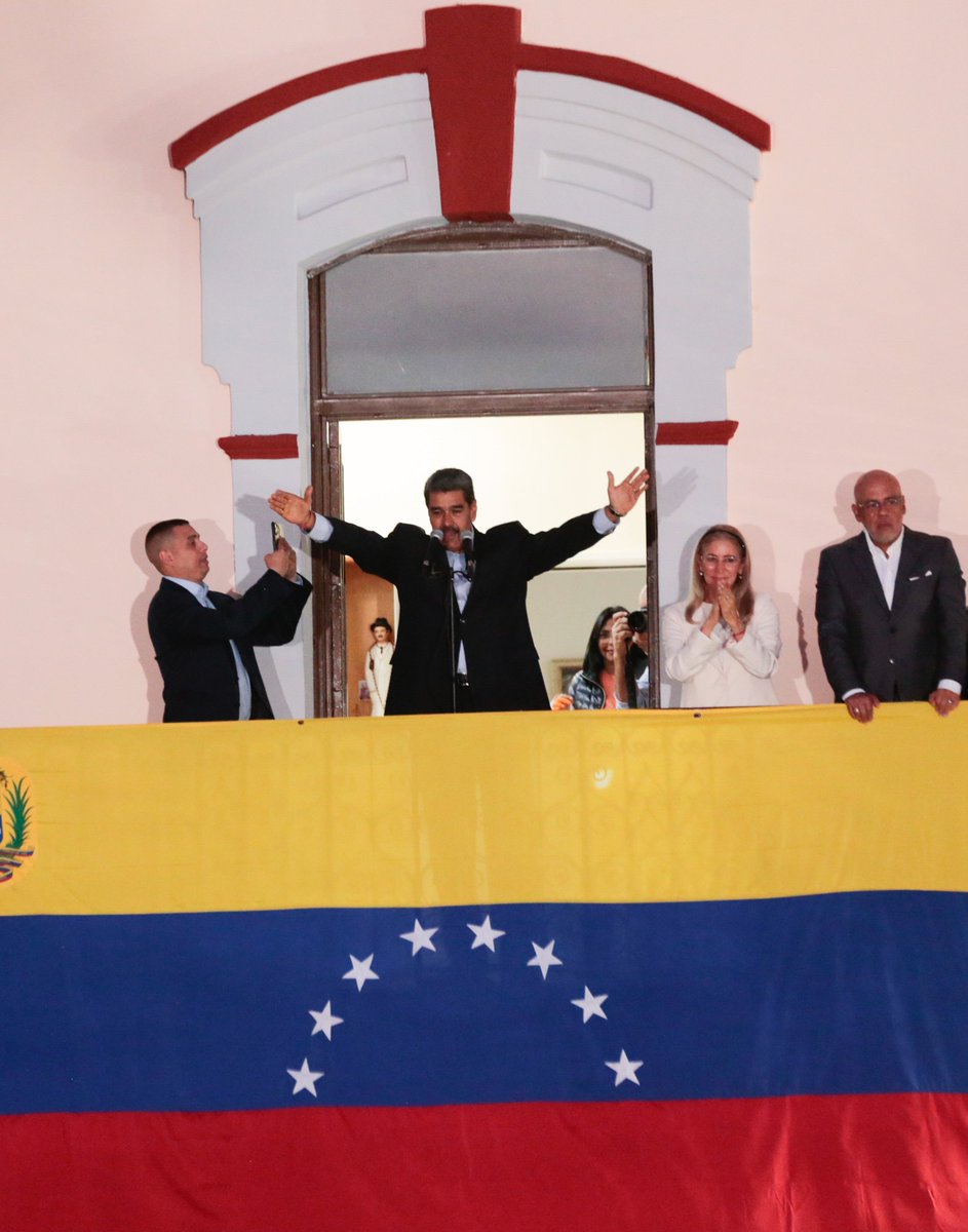 torrealbaf's tweet photo. #31Jul || Felicito a nuestra #ClaseObrera Venezolana, quien el día de hoy, dió una demostración de amor y alegría en respaldo a la victoria de nuestro Gallo Pinto y alzó su voz en defensa de la paz de nuestra nación.

#VenezuelaEsPaz https://t.co/F78rdHfJ4z