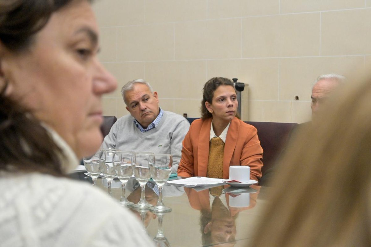 giselmahmud's tweet photo. Santa Fe, por su historia y como escenario de grandes debates políticos, tiene un gran protagonismo en el aniversario de los 30 años de la Reforma de la Constitución Nacional 📖⚖️

Seguimos trabajando y coordinando de manera amplia y transversal una agenda de actividades, homenajes y reconocimientos. Repasar esa historia, pensando esta realidad y proyectando un futuro mejor para nuestro país 🙌🇦🇷

#30AñosDeLaReforma #SantaFe #Argentina