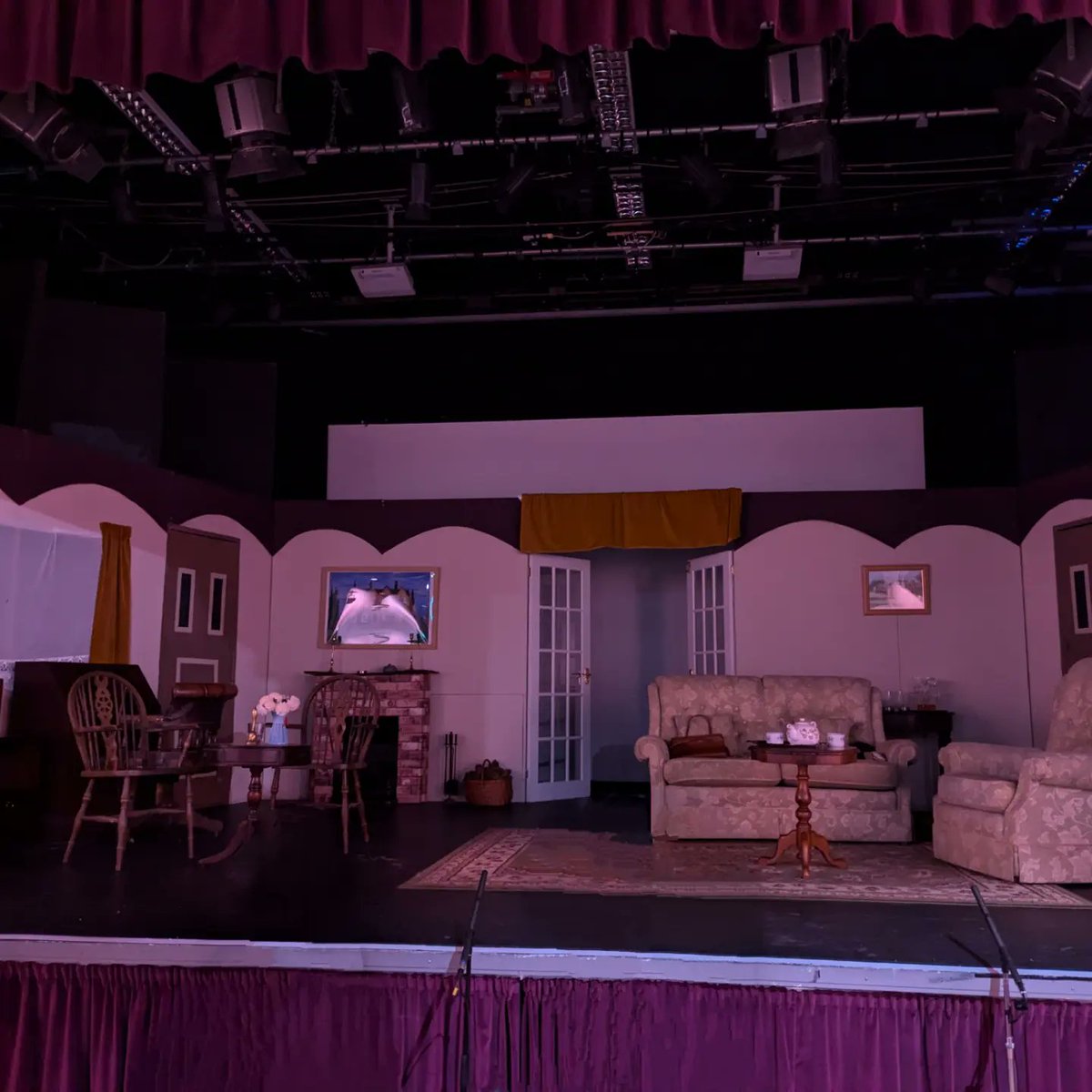 Still buzzing after a wicked night seeing the gripping Agatha Christie play The Hollow performed by <a href="/Y_C_P/">YCP</a>. The brilliant cast did a great job and kept me intrigued throughout!

#theatre #stageplay #agathachristie #whodunnit #actorslife