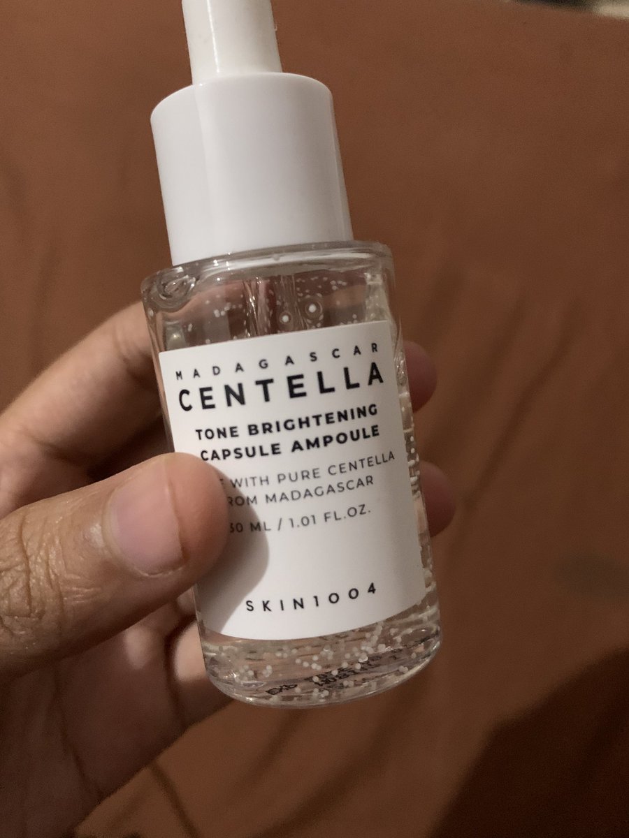 user189806's tweet photo. Wts want to sale sell skincare preloved 

Serum Tone Brightening Capsule Ampoule Skin1004 Madagascar Centella 
30 ml
Onlu 65k
Bisa oren, shp video, shp live

#zonauang #wts #tonebrightening #skin1004 https://t.co/YMSR9lpSCV