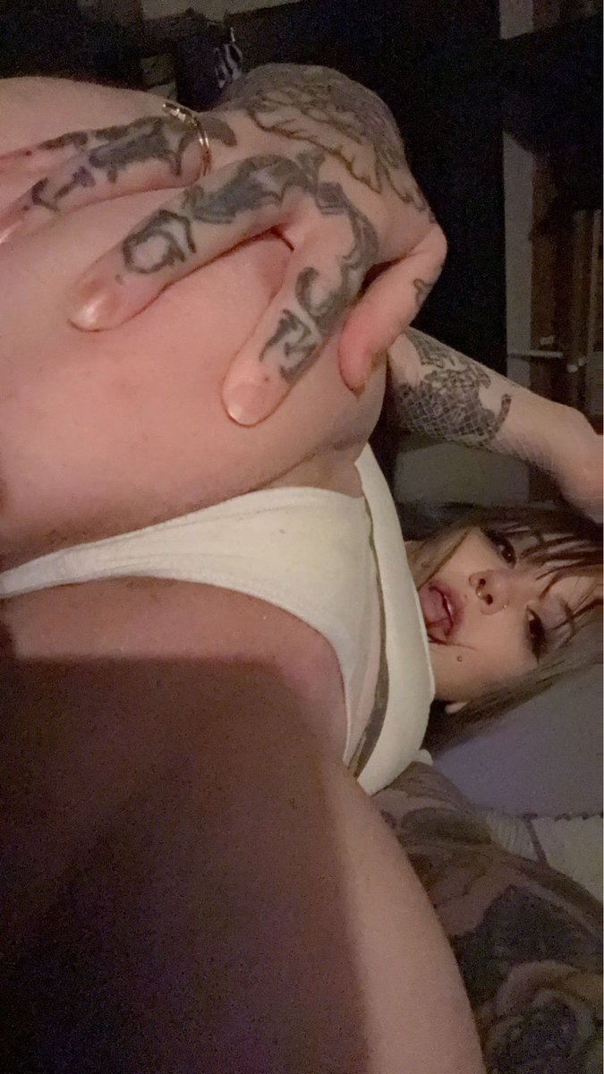 hoodratems's tweet photo. I know ya’ll love to see me with my legs behind my head. 😇 https://t.co/sLFcLwDZUj