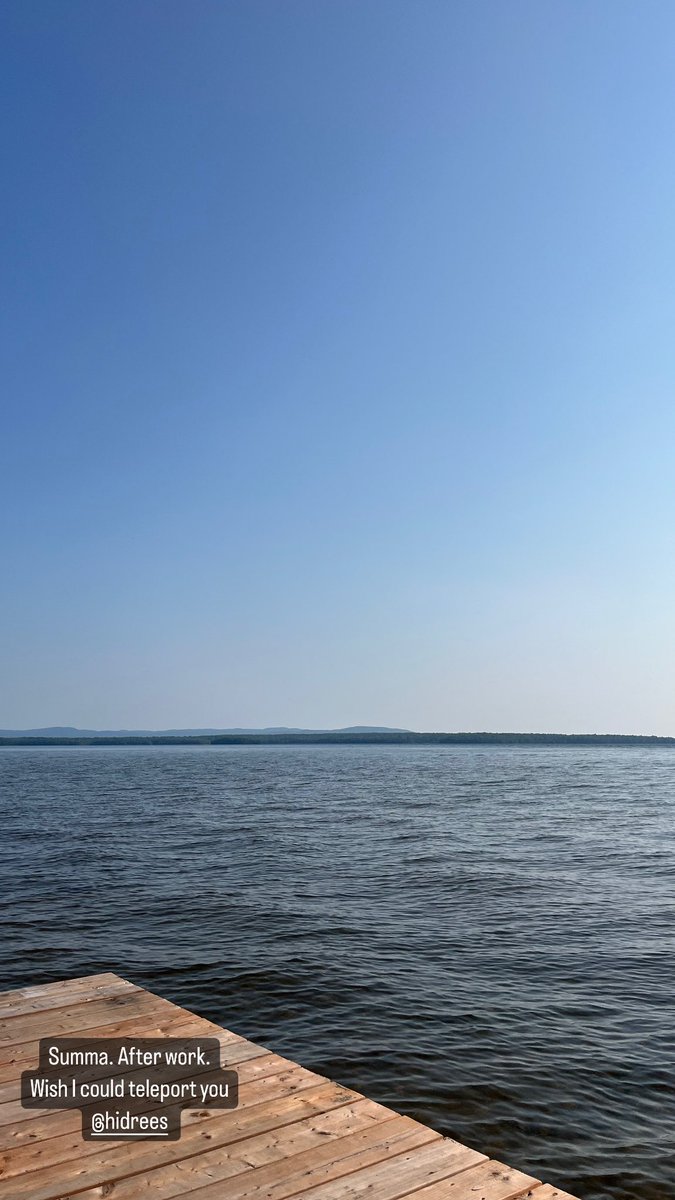 annafoat's tweet photo. At the stage of summer when the lakes always warm. My skin won’t burn. Everything is fully set up and functional and nights still warm. 
Not for long but delicious @LakeSuperior 
You are magnificent 
#batchawanabay #gonorth #algoma https://t.co/rlvJTOz7fb