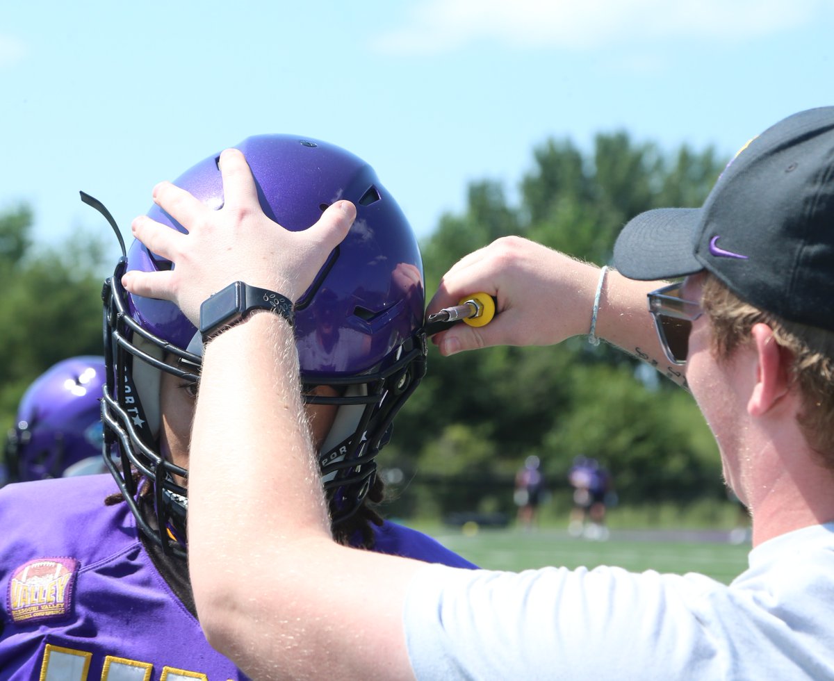 UNI Football tweet media