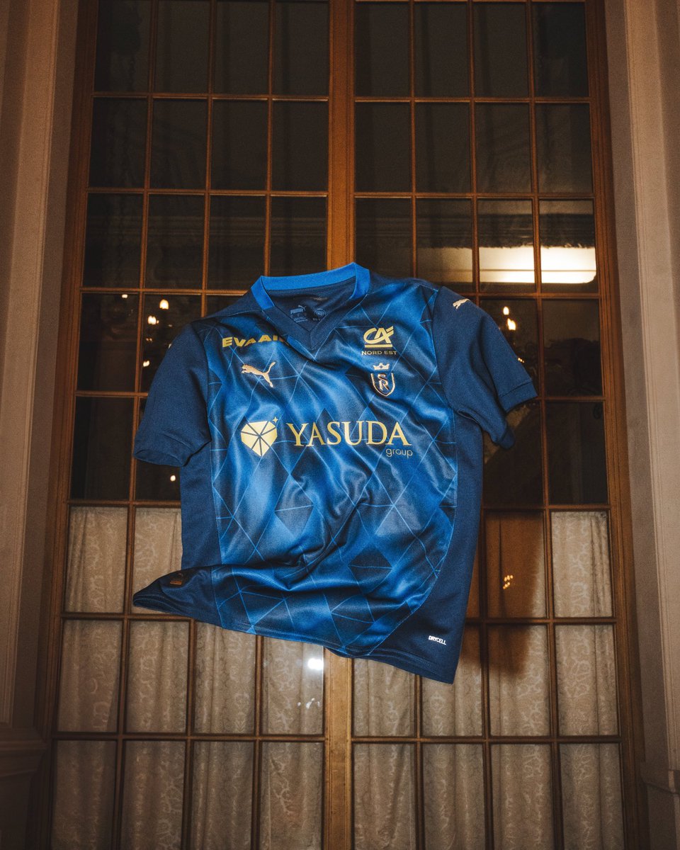 ActuFoot_'s tweet image. Le Stade de Reims dévoile son nouveau maillot extérieur. 💙🤩

📸 @StadeDeReims