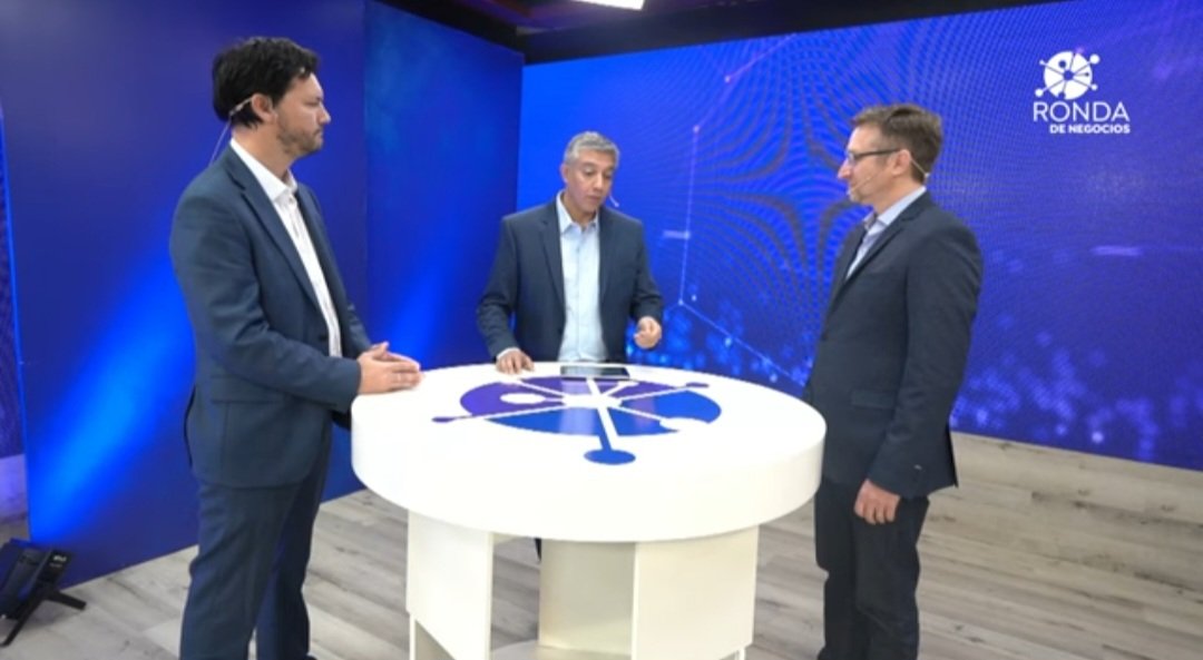 Gracias <a href="/daealonso/">Daniel Alonso</a> por la invitación a un nuevo capítulo de "Ronda de Negocios", junto a <a href="/un_druca/">@Sergio Drucaroff</a> director ejecutivo de <a href="/CaCECba/">CaCEC</a>  donde planteamos qué hacer para aumentar la cantidad de empresas exportadoras
📺  youtu.be/l6DBMflWeMw?si…
.
#DAGRIteam #ComercioInternacional #comex