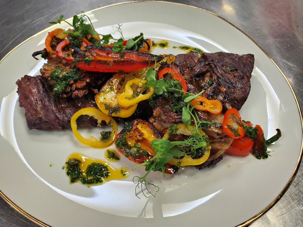 YeS_Itz_MaRiE's tweet photo. #ChefReid Not your regular steak! https://t.co/UHRLspAOA7