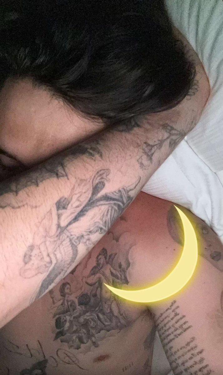celeb_cumdump's tweet photo. imagine getting to spend the night in brooklyn’s bed https://t.co/khfcV3sEo9