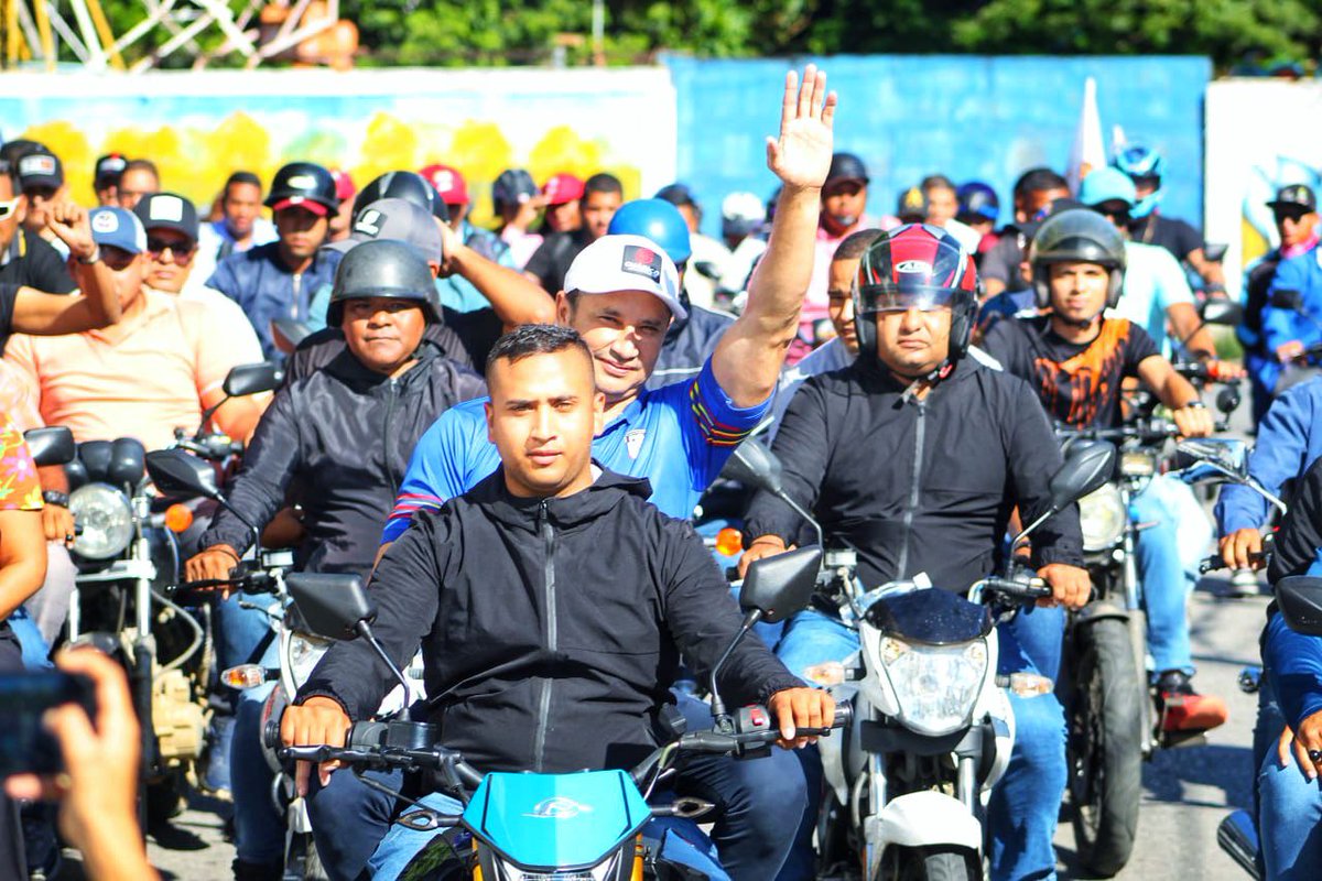 #SEPA🔴El lider regional señaló que “hoy la fuerza motorizada de San Juan de los Morros, le dice una vez más a Venezuela, aquí estamos los que consolidamos la paz, no queremos guarimba ni desestabilización.”

#Guárico